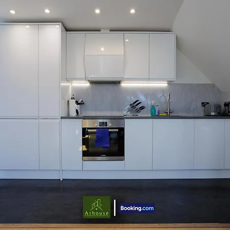 One Bedroom Apartment By Arhouse Apartments Short Lets & Serviced Accommodation Kingston With Free Wifi Kingston upon Thames  Exterior photo
