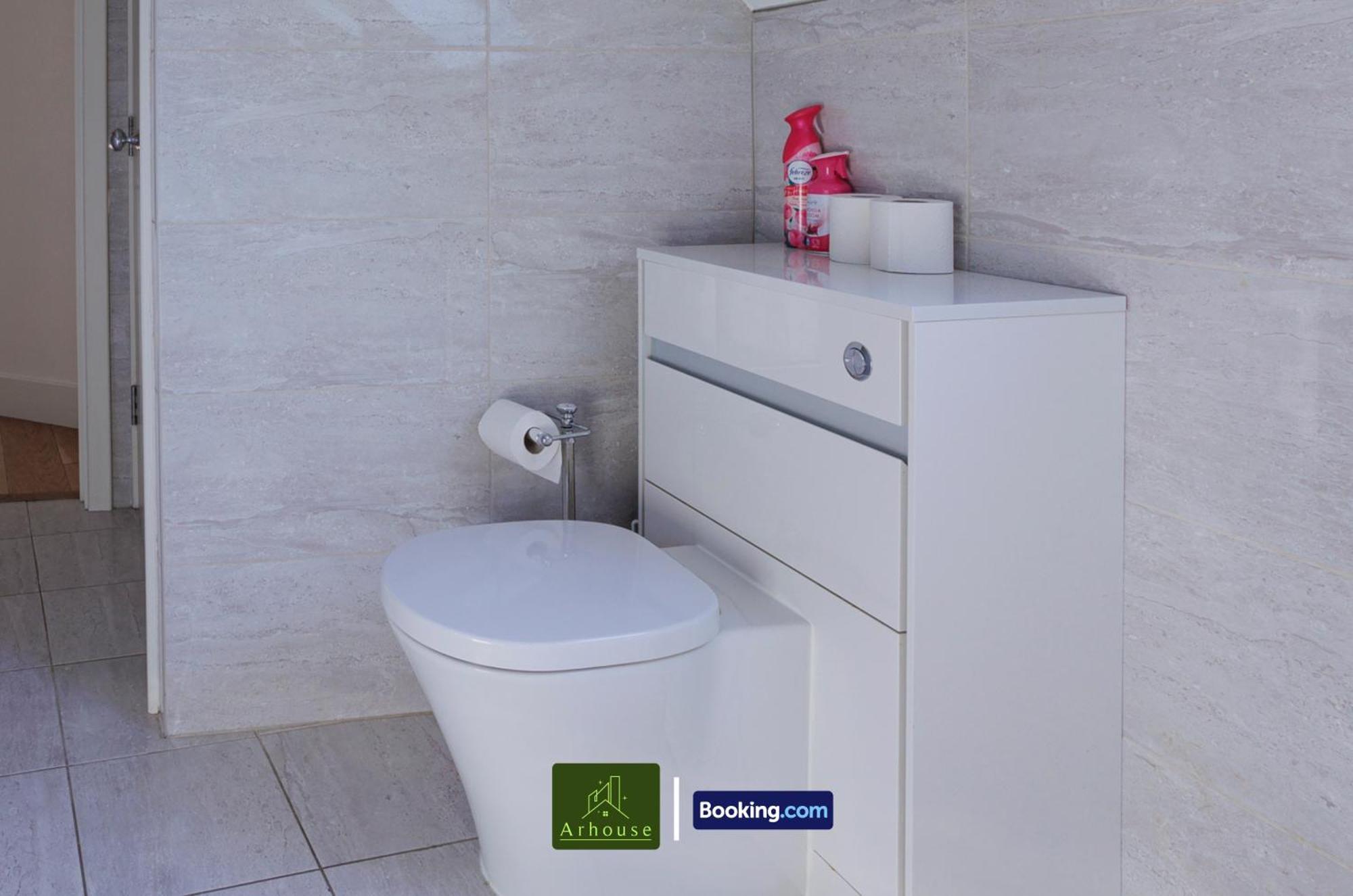 One Bedroom By Arhouse Short Lets & Serviced Kingston With Free Wifi Appartement